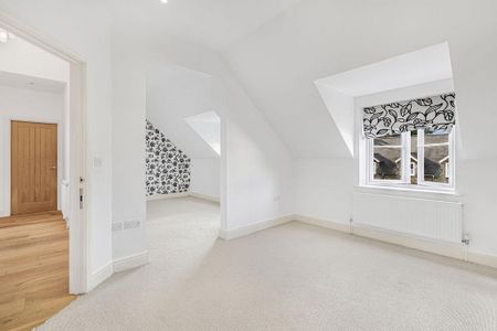 4 bedroom detached house to rent - Photo 4