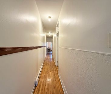 Appartement spacieux 4?½ avec 1 chambre + bureau à Verdun. - Photo 4