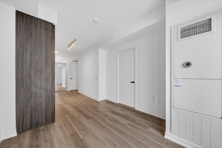 For Lease - 8 Interchange Way Unit# 5601, Vaughan, Ontario - Photo 4