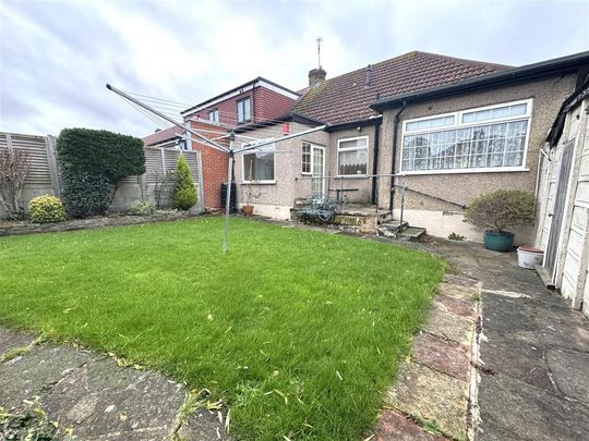 3 bedroom semi-detached bungalow to rent - Photo 1