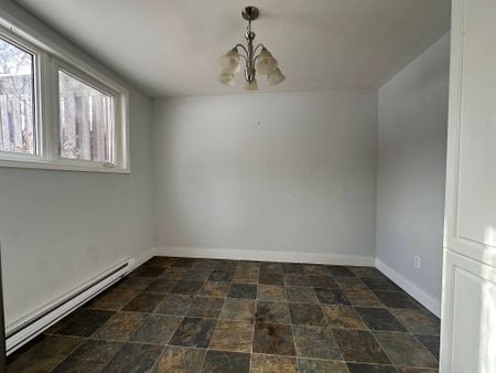 For Lease - 22 Springbrook Drive, Peterborough, Ontario - Photo 4