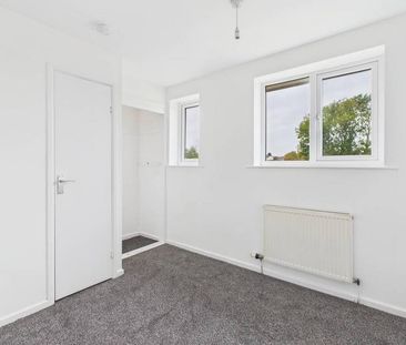 2 bedroom end of terrace house to rent - Photo 1