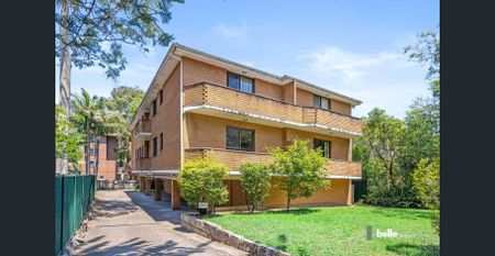 Two bedroom apartment in great location! - Photo 3