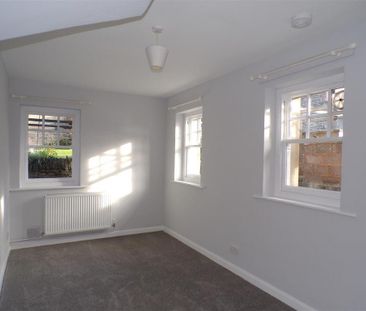 2 bedroom cottage to rent - Photo 2