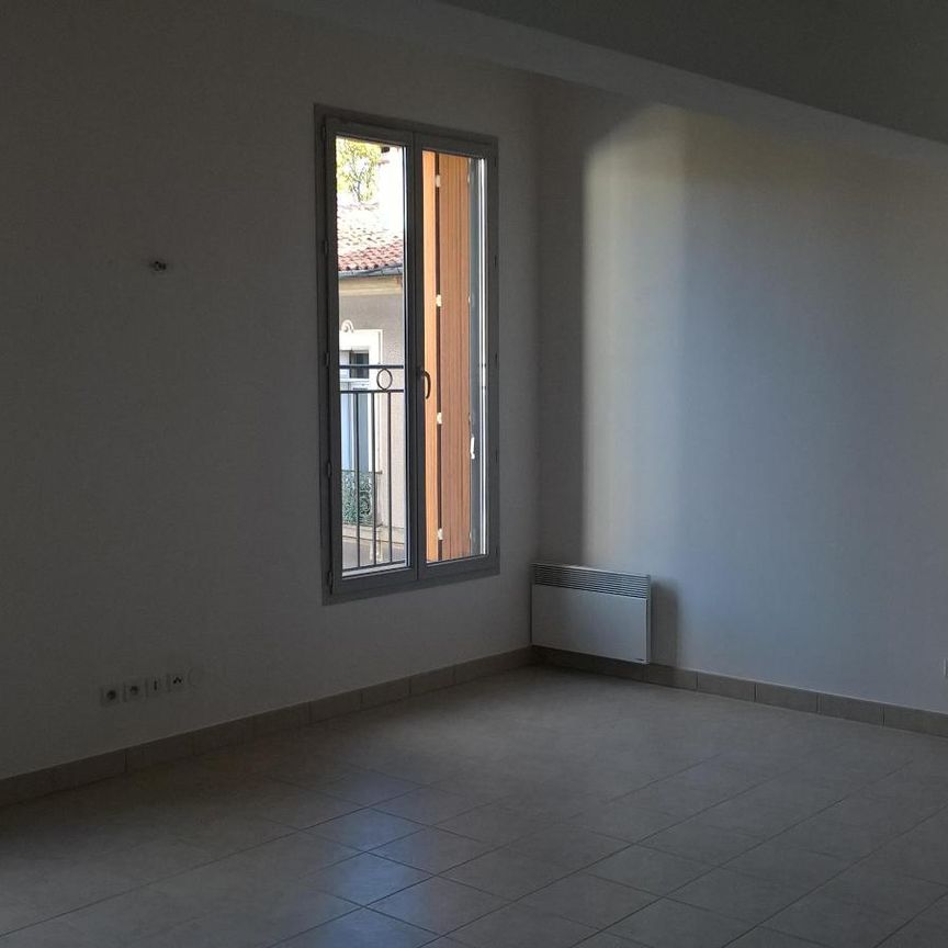 Location Appartement 2 pièces 45m² CLERMONT L HERAULT 34800 - Photo 1