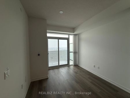 8 Interchange Way #5803 - Photo 5