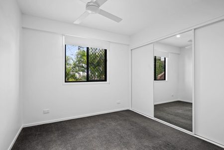 Modern Rainforest Retreat with Dual Living in a Private, Leafy Cul-De-Sac - Photo 5