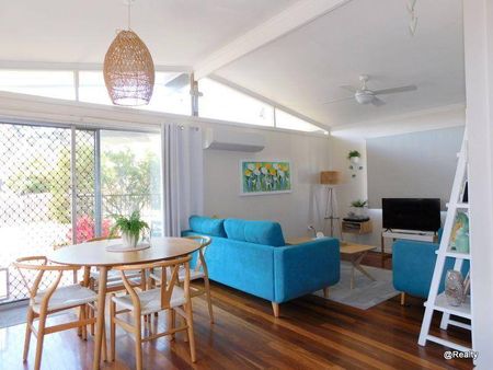 Spacious Family Home on 1,018m² in Nanango - Photo 2