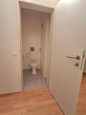 Rudolfstraße 24/5/DG: Hübsche 2-Zimmerwohnung 57,78m2 mit Blick zum Schlossberg, ablösefreie Küche, 5.Liftstock! - Foto 1