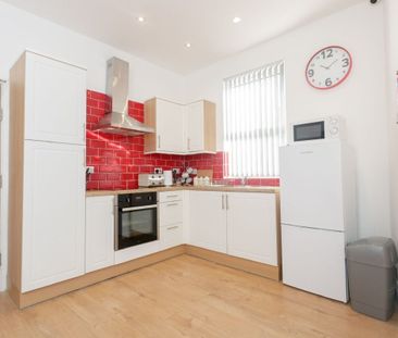 Coldcotes Avenue, LEEDS - Photo 2