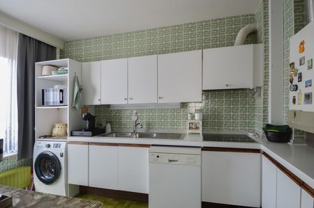 TWEE SLAAPKAMER APPARTEMENT MET RUIME GARAGE - Photo 5