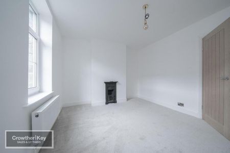 3 bedroom terraced house to rent - Photo 3
