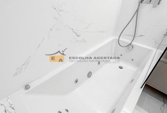 Apartamento T4 em Porto