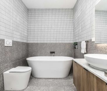 A State-of-the-Art Near-New Two-Storey Luxury Duplex in Prime Punch... - Photo 5