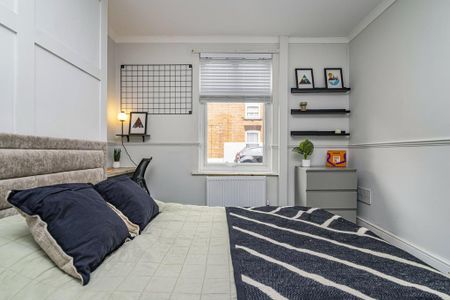 4 bedroom terraced house to rent - Photo 4