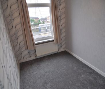 3 bed Terraced - To Let - Photo 3