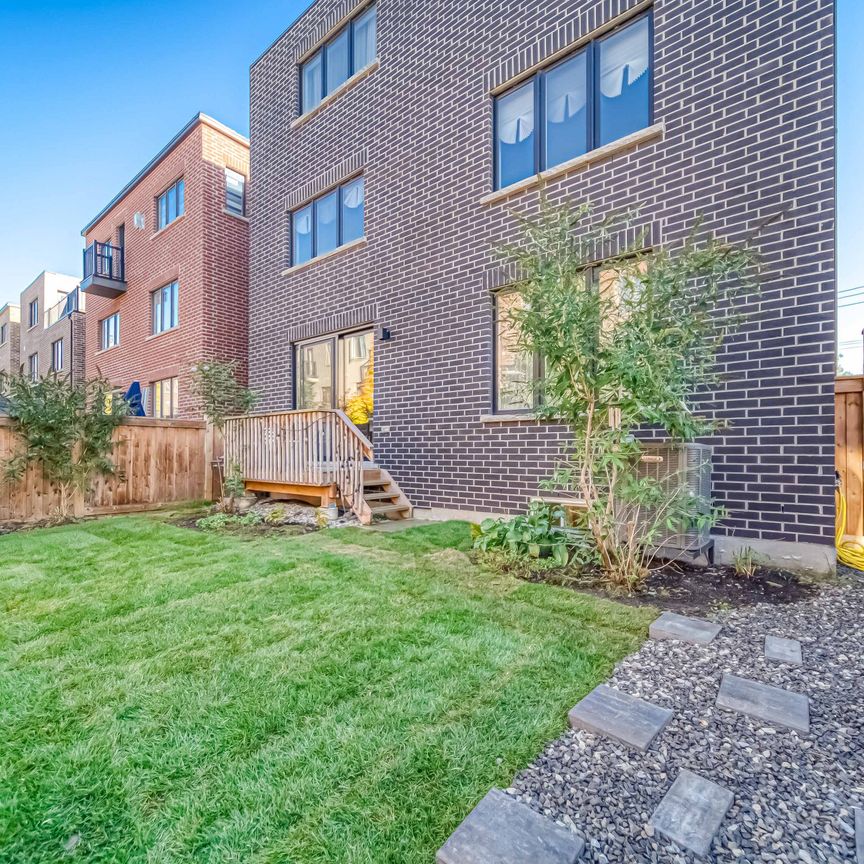 For Lease - 294 Valermo Drive, Toronto, Ontario - Photo 1