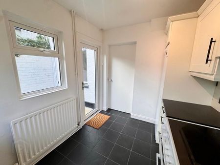 66 Haypark Avenue, Belfast, BT7 3FF - Photo 3