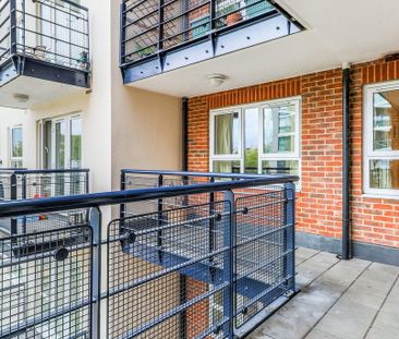 2 bedroom apartment to rent - Photo 2