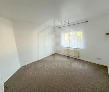 3 bedroom end of terrace house to rent - Photo 5