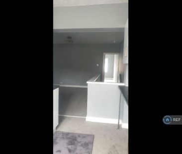 2 bedroom maisonette to rent - Photo 3