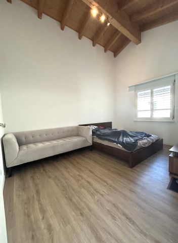 Helle 4.5-Zimmer-Dachwohnung mit Balkon in Uznach - Photo 4