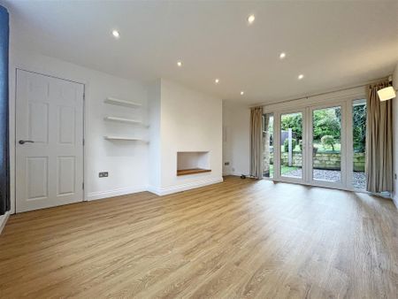 3 bedroom Detached house to rent - Photo 3