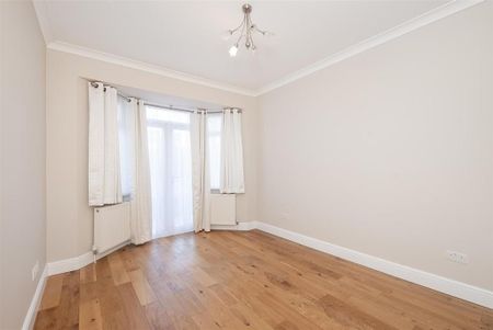 4 bedroom semi-detached house to rent - Photo 2