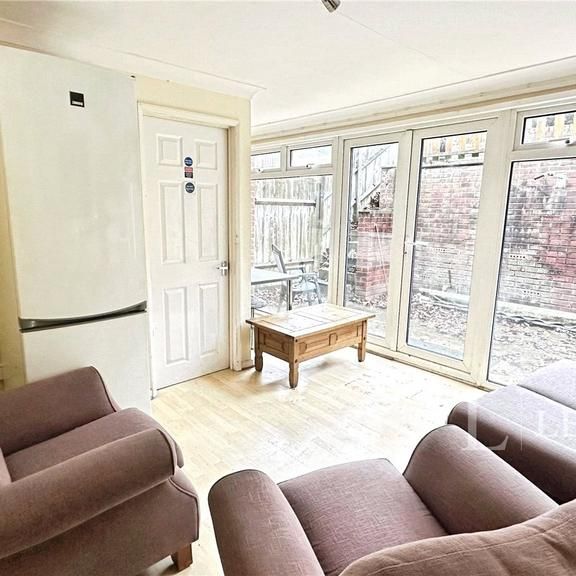 5 bedroom house share to rent - Photo 1