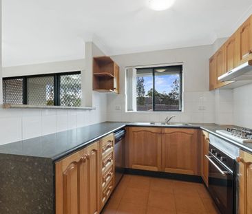 Well Presented 2 Bedroom Unit near Toongabbie Station - Photo 1