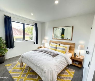 Stylish & Perfectly Positioned - Photo 3