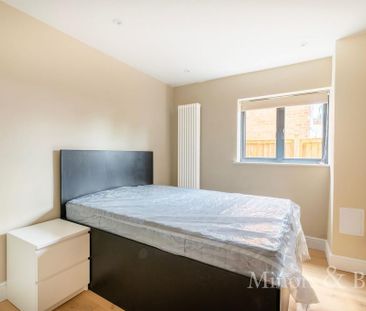 6 bedroom semi-detached house to rent - Photo 5