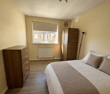 1 bedroom in a flat share to rent - Photo 1