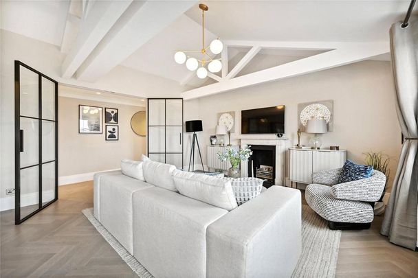 3 bedroom flat to rent - Photo 1