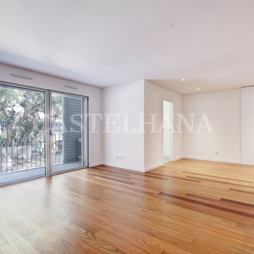 Apartamento T2 com varanda localizado junto à Av. da Liberdade - Photo 1