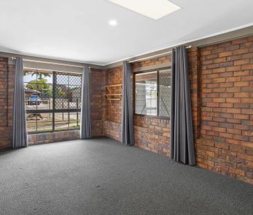 Spacious 3-Bedroom Home in Quiet Cul-de-Sac – Freshly Updated & Mov... - Photo 1