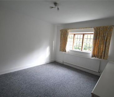 4 bedroom semi-detached house to rent - Photo 2