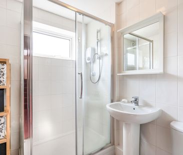 4 bedroom house to rent Croft Mead, Chichester, PO19 - Photo 1