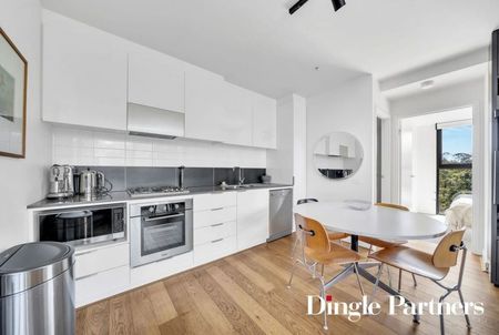 Stylish Furnished Living in Prime Riverside Pocket - Photo 5