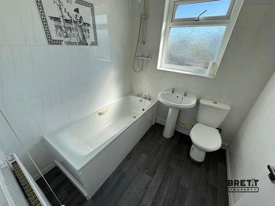 3 bedroom semi-detached house to rent - Photo 1
