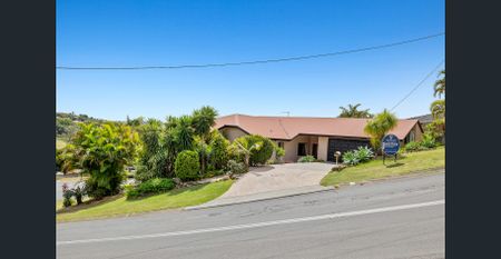 Substantial Family Home - Photo 5