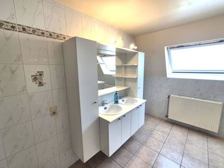 Ruim duplex-appartement met garage te Zulte - Photo 4
