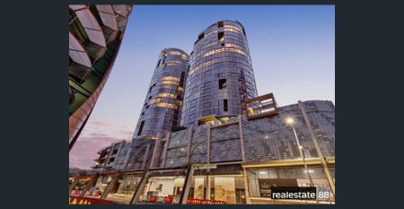 LUXURY & LOCATION! - Photo 3