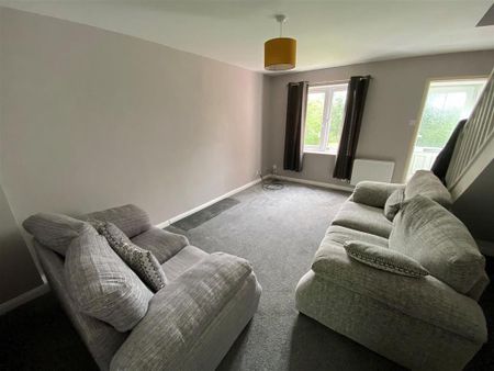 2 bedroom terraced house to rent - Photo 2