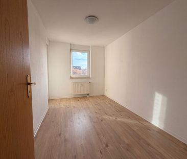 Moderne 3-Zimmer-Wohnung mit Balkon u. Außenstellplatz in Plauen – ... - Photo 6
