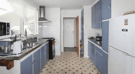 Three Bedroom Home! - Photo 4