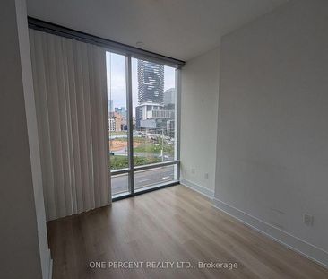 39 Queens Quay East condo — Toronto, ON (1-Bedroom) - 1 Bedroom - Photo 2
