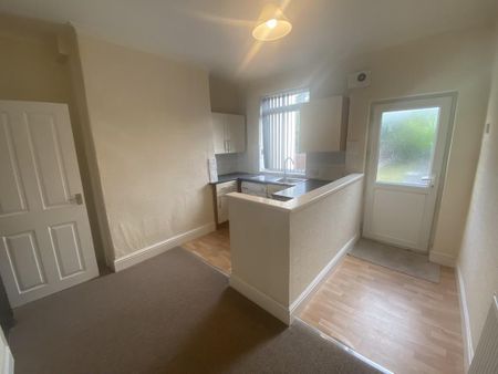 2 bedroom terraced house to rent - Photo 4