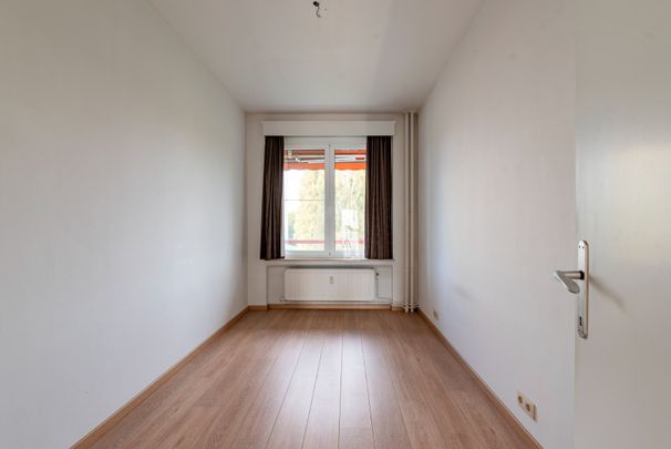 Vernieuwd appartement gelegen op de 2de verdieping - Photo 1