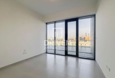 Spacious with Maids Room | Burj and Canal View - Photo 2